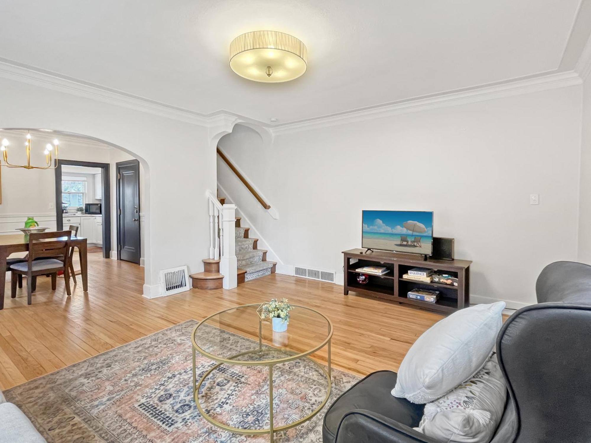 Cozy 3Br Home By Ingersoll Restaurant Scene 디모인 외부 사진